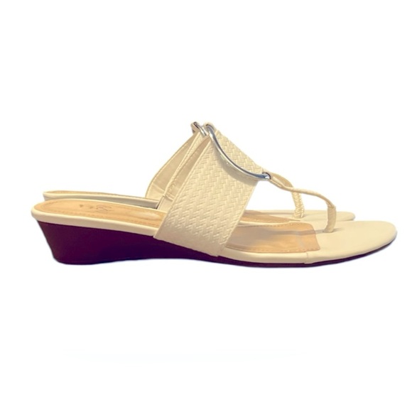 Impo White Sandals with Metallic Disc Toe-Loop Design - Picture 3 of 4
